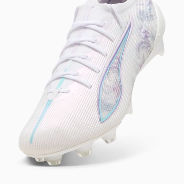 Chaussures de soccer à crampons pour terrain dur/terrain artificiel ULTRA 5 ULTIMATE BRILLIANCE Femme, PUMA White-PUMA Black-Spring Lavender, extralarge