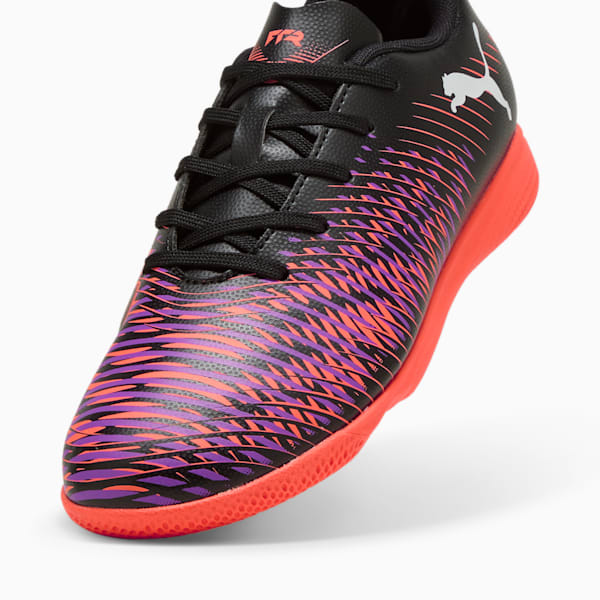 Tacos de fútbol para hombre para entrenamiento en interiores FUTURE 8 PLAY, PUMA Black-PUMA White-Glowing Red, extralarge