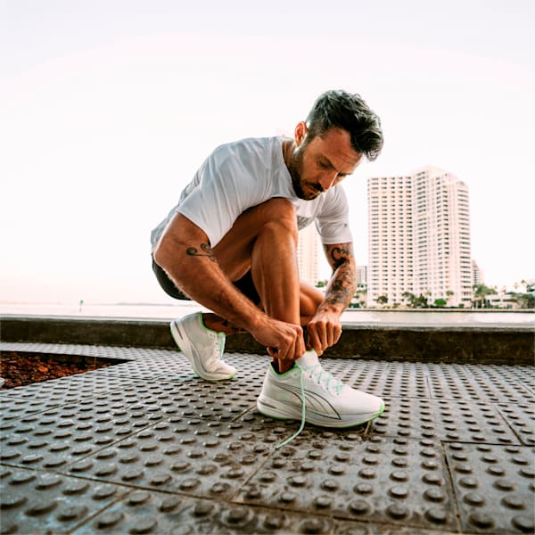 ディヴィエイト ニトロ クール アダプト ランニング シューズ, Puma White-Elektro Green-Puma Silver, extralarge-JPN