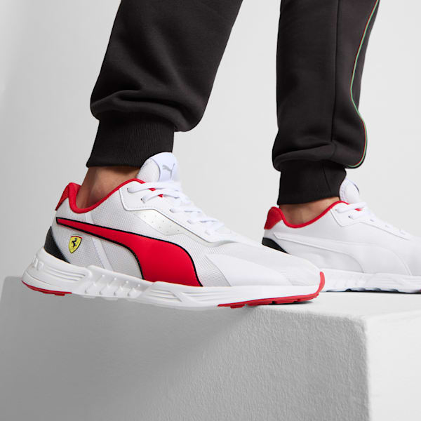 Tenis casuales Scuderia Ferrari Tiburion Motorsport para hombre, PUMA White-Rosso Corsa-PUMA Black, extralarge