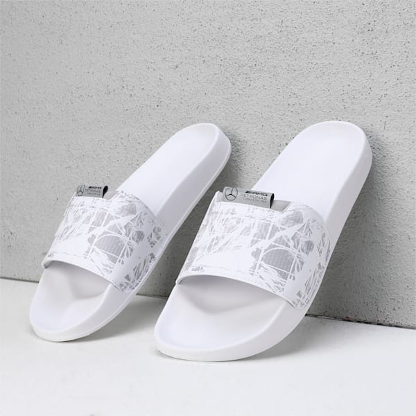 Mercedes-AMG Petronas Leadcat 2.0 Men's Slides, PUMA White- Team Silver, extralarge-IND