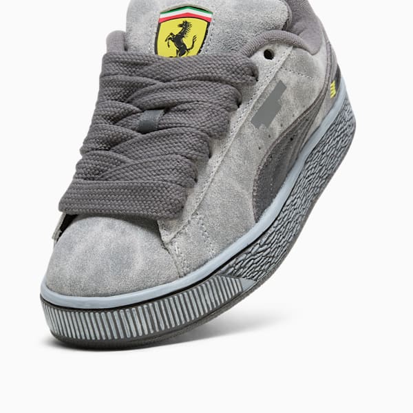 Tenis Scuderia Ferrari Desert Sun Suede XL para niños grandes, PUMA Black-Rosso Corsa, extralarge
