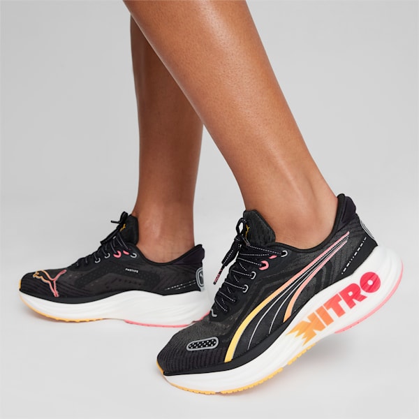 ウィメンズ マグニファイ ニトロ 2 TECH FF ランニングシューズ, PUMA Black-Sun Stream-Sunset Glow, extralarge-JPN