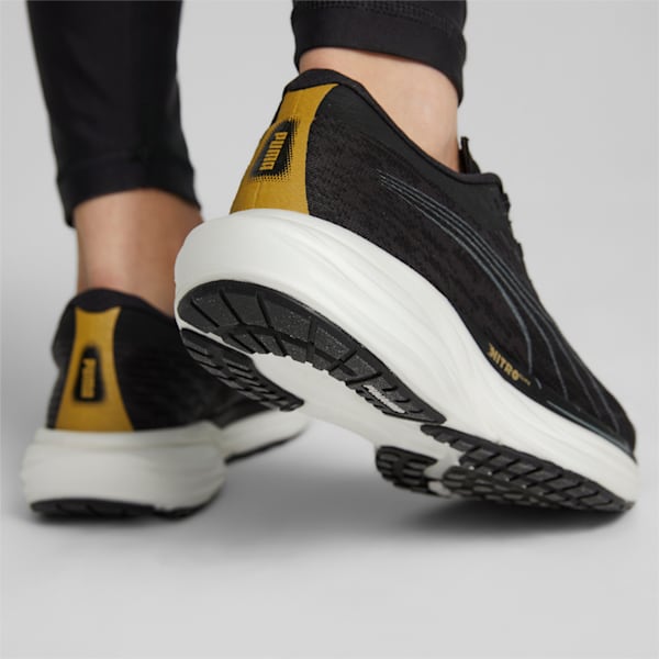 ウィメンズ ディヴィエイト ニトロ 2 ランニングシューズ, Puma Black-Puma Team Gold, extralarge-JPN