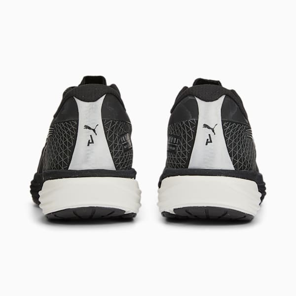 Deviate NITRO 2 WTR Running Shoes Men, Puma Black-Metallic Silver