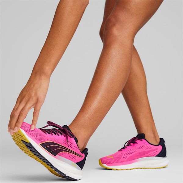 Magnify NITRO Surge Running Shoes Women, Ravish-PUMA Black-Fresh Pear, extralarge-GBR