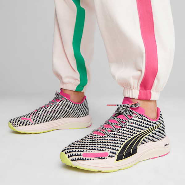 Chaussure de course Velocity NITRO™ 2 PUMA x lemlem Femme, Ghost Pepper-PUMA Black-Pink Glimmer, extralarge