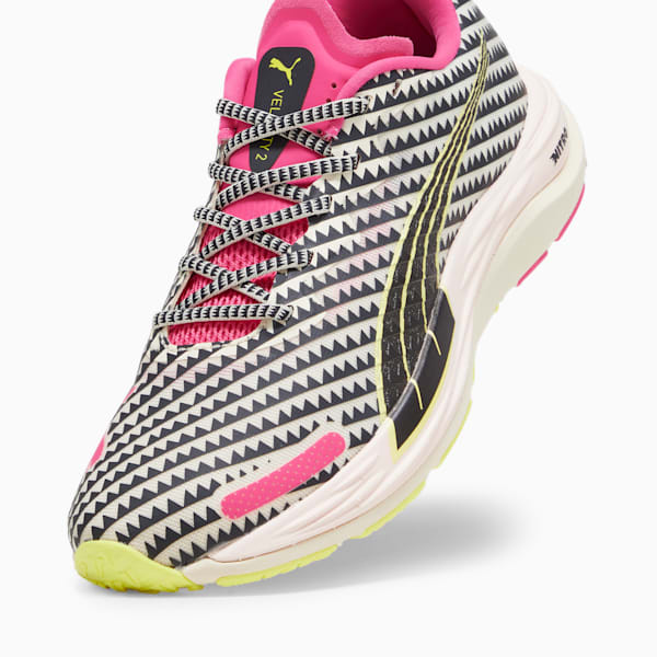 Tenis para correr PUMA x lemlem Velocity NITRO 2 para mujer, Ghost Pepper-PUMA Black-Pink Glimmer, extralarge