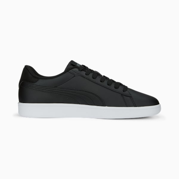 Black PUMA trainers, adult, with lace-up closure and white sole.