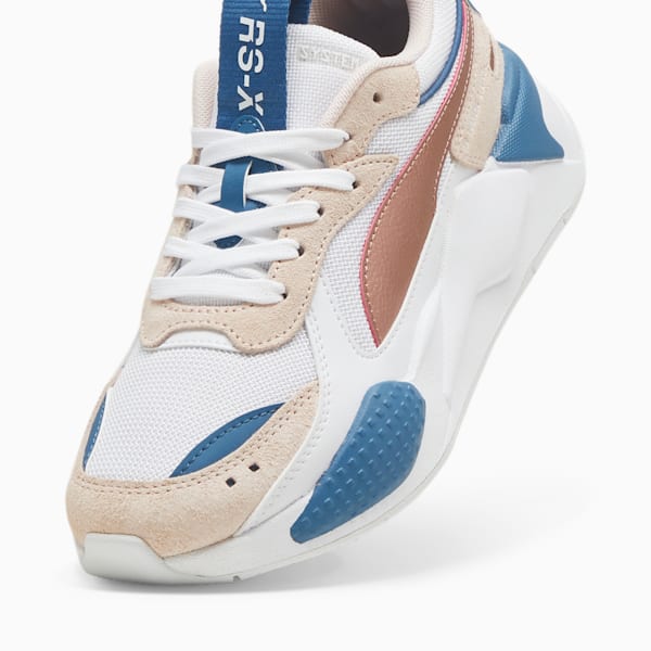 Sneaker outlet kids hotsell