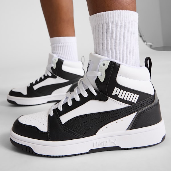 Tenis Rebound V6 Mid para adolescentes, PUMA White-PUMA Black-Shadow Gray, extralarge