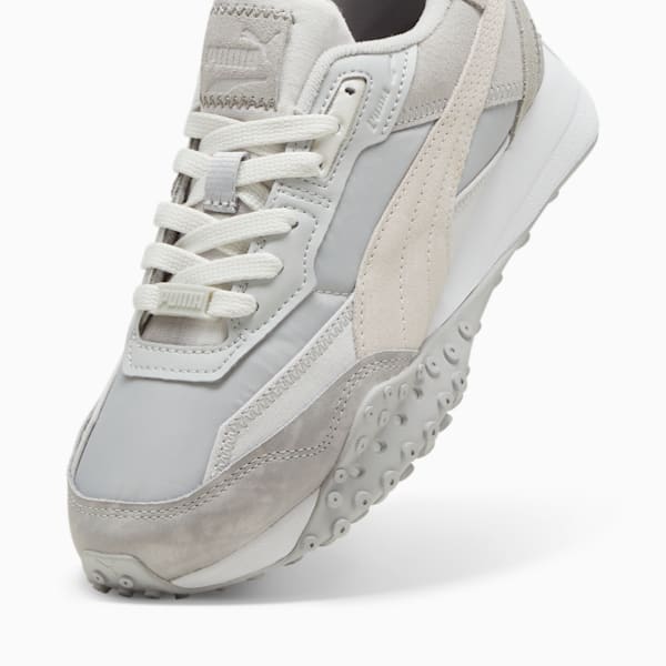 NEW BALANCE 550 | Light grey Women‘s Sneakers | YOOX