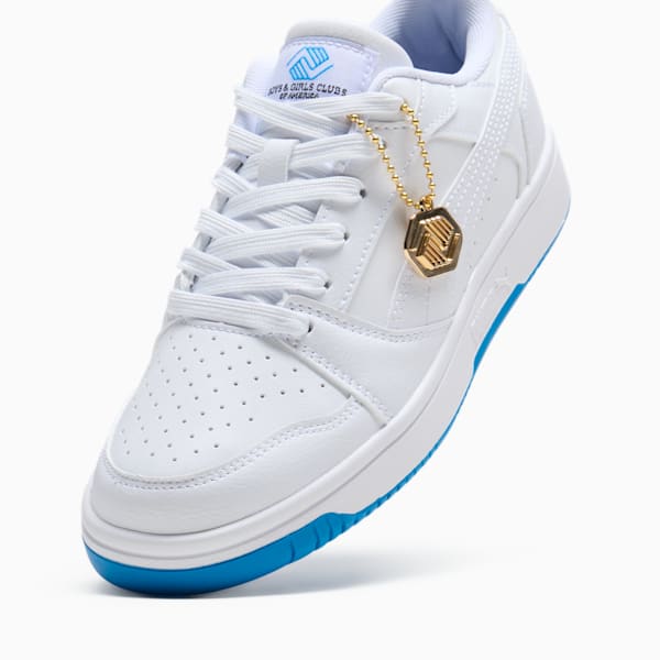 Tenis de cuello bajo para niños grandes Rebound V6 Boys and Girls Club, PUMA White-Cloisonne-Puma Team Gold, extralarge