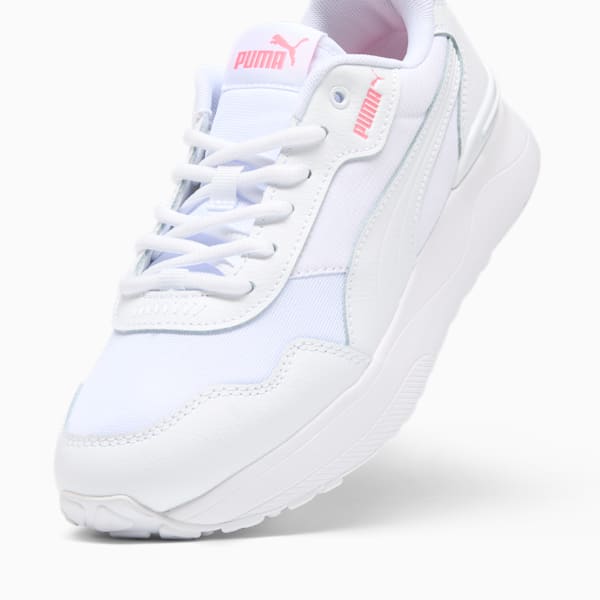 Tenis para mujer R78 Voyage Tumbled Sneaker, PUMA White-PUMA White-Passionfruit, extralarge