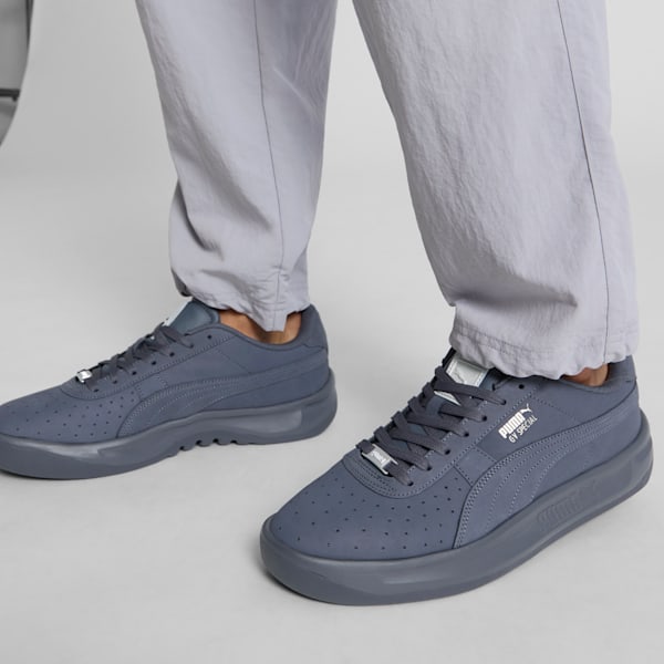 GV Special Artisanal Zapatillas para hombre, Galactic Gray-Puma Silver, extralarge