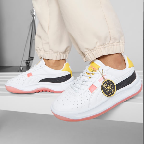 Tenis GV Special Vegas Flagship para mujer, PUMA White-New Navy-Sunny Yellow-Peach Frost, extralarge