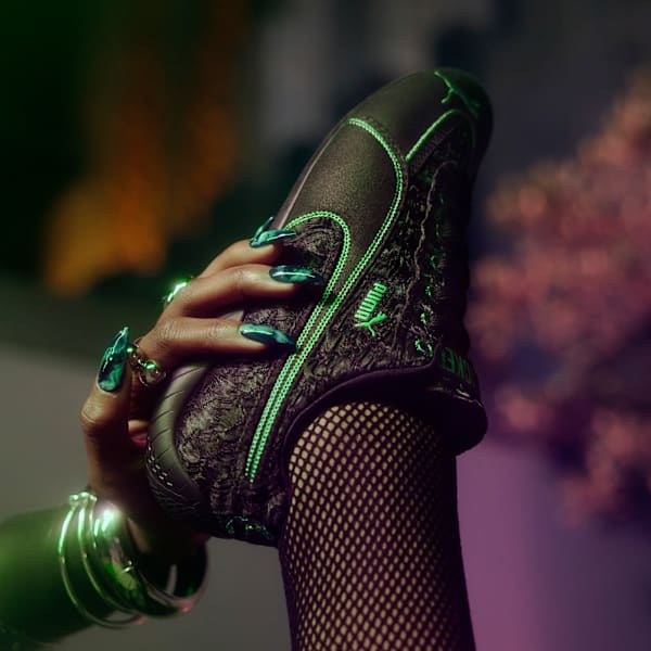 Tenis PUMA x WICKED Speedcat Elphie para mujer, PUMA Black-Deep Forest-Dark Myrtle, extralarge