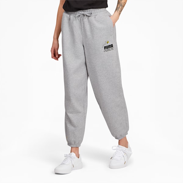 t-shirt, blonde hair, sweatpants, grey, puma sneakers, puma, puma