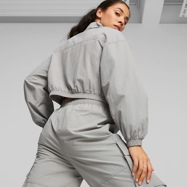 DARE TO Women's Cropped Woven Jacket, Concrete Gray, extralarge