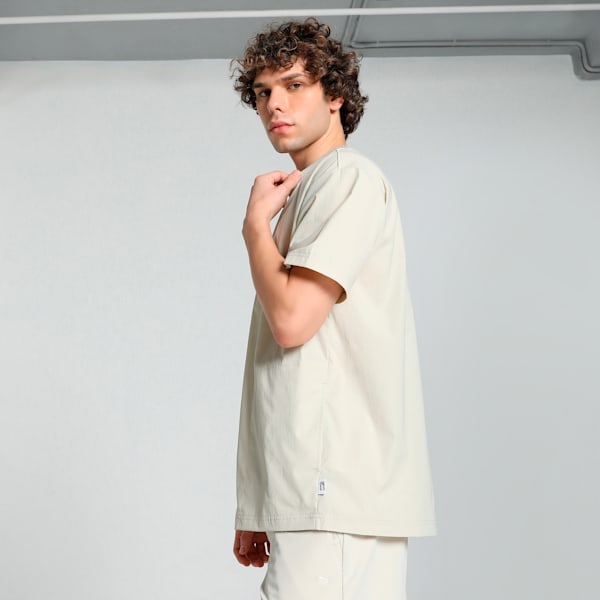 MMQ SPORT Woven Men's Relaxed Fit Tee, Desert Dust, extralarge-IND