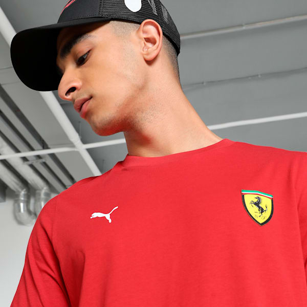 Scuderia Ferrari Race Colour Shield Men's Motorsport Tee, Rosso Corsa, extralarge-IND