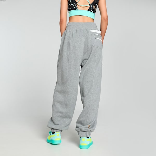 HOOPS x HARRY POTTER™ Women's Relaxed Fit Basketball Sweatpants, Medium Gray Heather, extralarge-IND