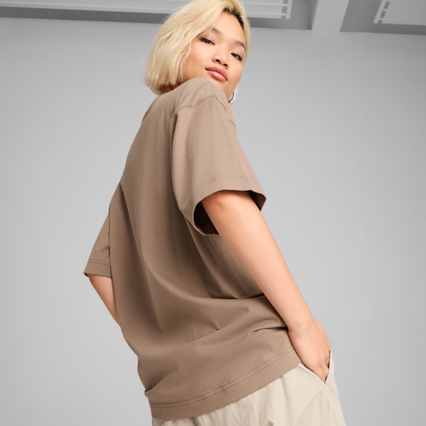 Playera estampada oversized para mujer PREMIUM ESSENTIALS, Totally Taupe, extralarge