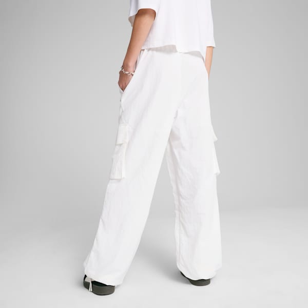Pants cargo WARDROBE Essentials para mujer, PUMA White, extralarge