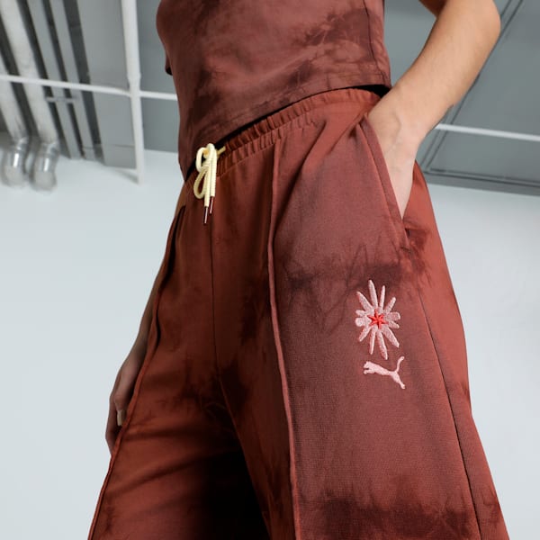 WARDROBE Essentials FLORAL PACK Women's Washed Straight Sweatpants, Chocotart, extralarge-IND