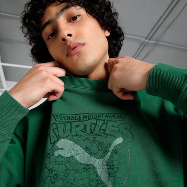 PUMA x TEENAGE MUTANT NINJA TURTLES Men's Relaxed Fit Graphic Crew-Neck Sweatshirt, Vine, extralarge-IND