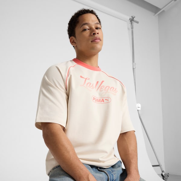 Playera Wardrobe Essentials Las Vegas Podium para hombre, Alpine Snow, extralarge