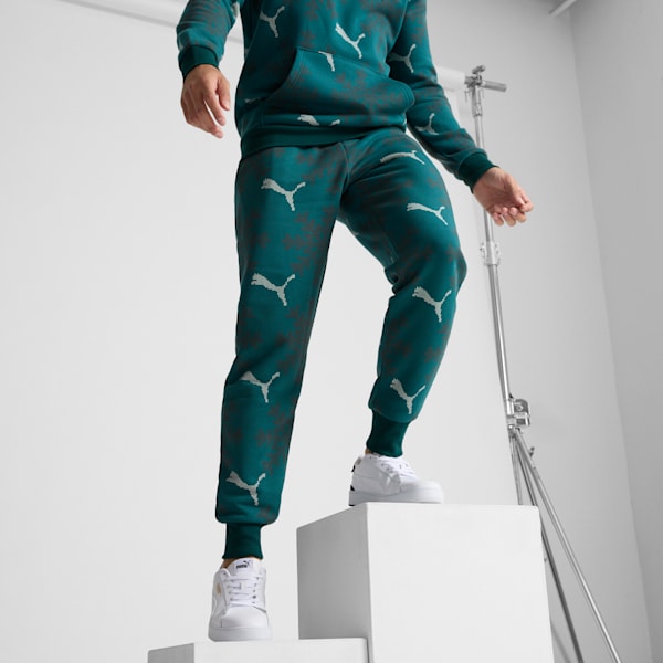 ESS+ Logo Lab Winter Snowflake Sweatpants, Dark Myrtle, extralarge