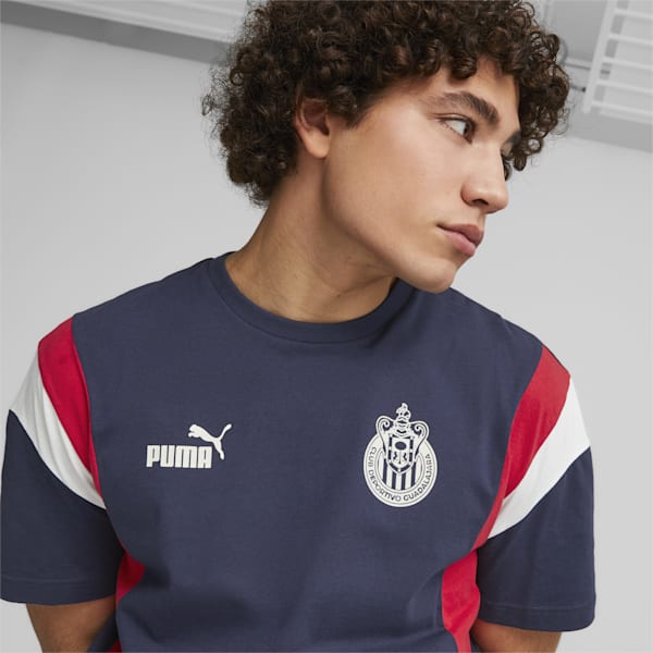 Playera  Hombre Chivas ftblArchive, PUMA Navy-Tango Red, extralarge