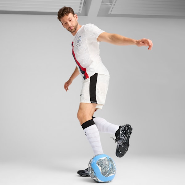 PUMA X KIDSUPER MCFC Men Performance Football Shorts, PUMA White-PUMA Black, extralarge-IND