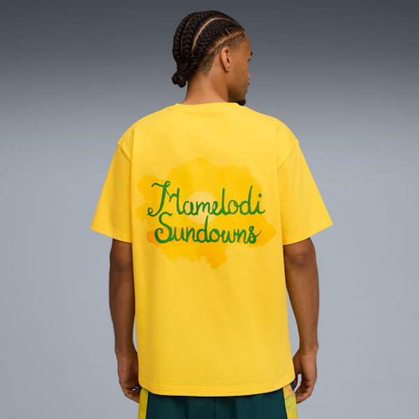 メンズ PUMA x KIDSUPER STUDIOS マメロディ サンダウンズFC グラフィック 半袖 Tシャツ, Pelé Yellow-Fast Green, extralarge-JPN