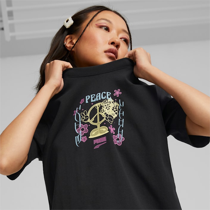Downtown Relaxed Graphic Tee Women | T-shirts & Tops | PUMA