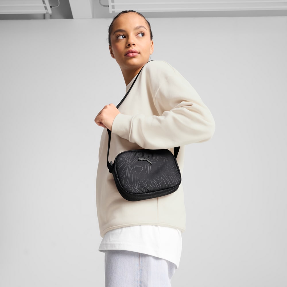 Изображение Puma Сумка Pop Crossbody Bag Women #2: PUMA Black-Graffiti AOP