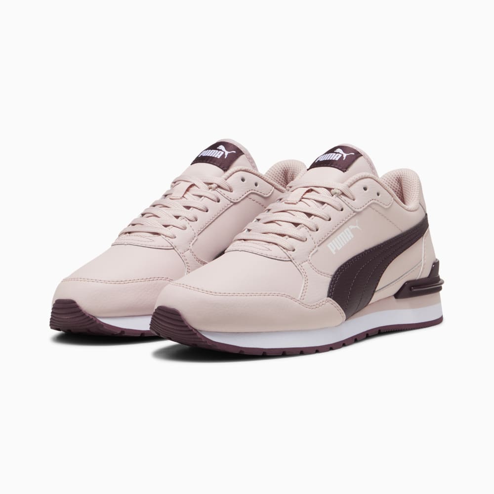 Sneaker runner shop