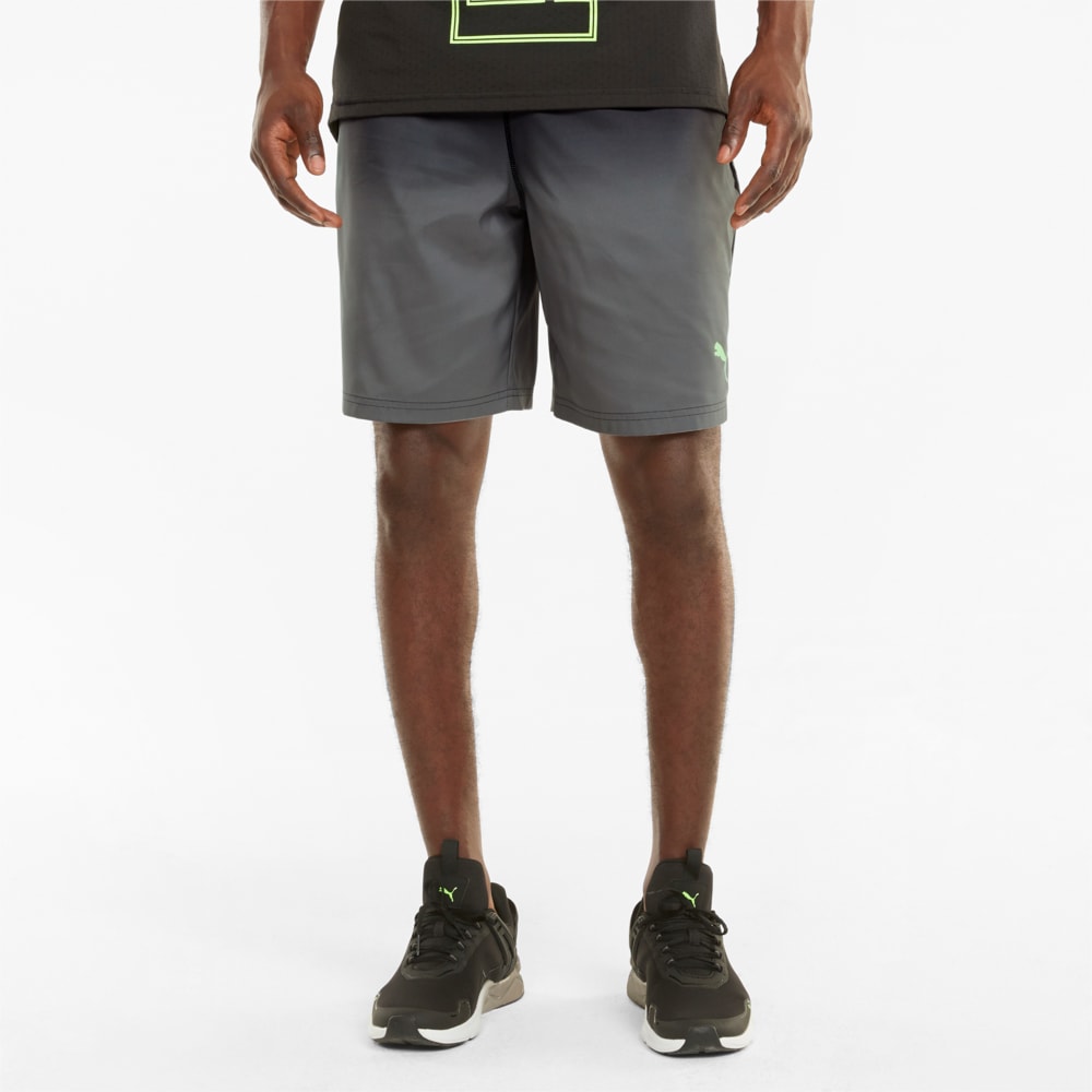 Imagen PUMA Shorts de training de tejido plano con estampado difuminado y entrepierna de 18 cm para hombre #1
