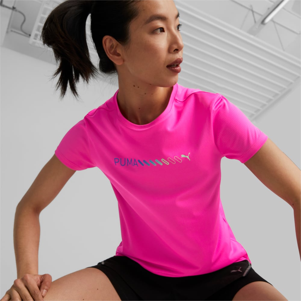 Изображение Puma Футболка RUN Short Sleeve Logo Running Tee Women #1: Ravish