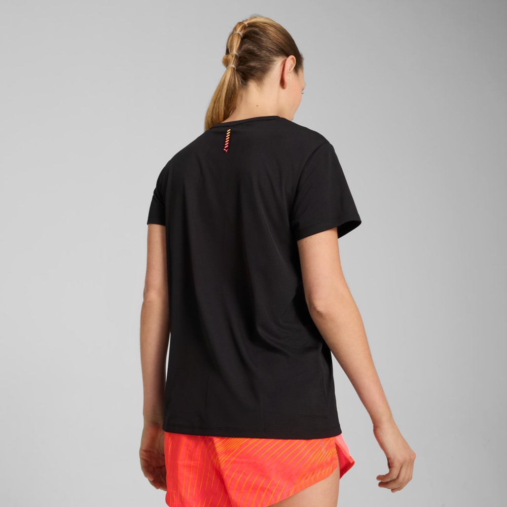 Изображение Puma Футболка PUMA RUN Fav Graphic Tee Women #2: Puma Black