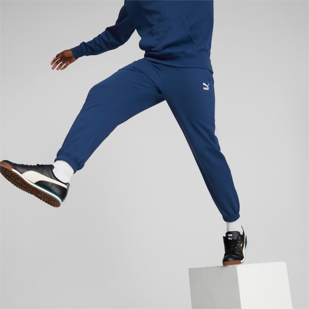 Изображение Puma Спортивные штаны Classics Sweatpants Men #1: Blazing Blue