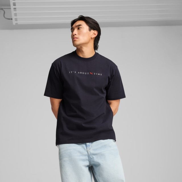 Imagen PUMA Polera estampada MMQ para hombre