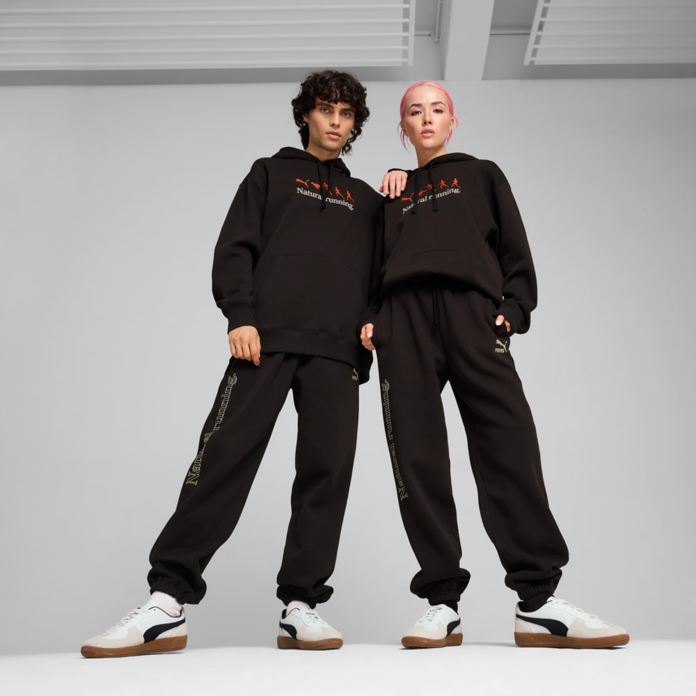 Изображение Puma Брюки спортивные CLUB DE COURSE Fleece Sweatpants Unisex #1: Puma Black