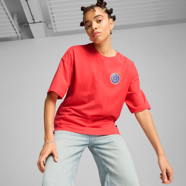 Imagen PUMA Polera GRAPHICS BLOOM extragrande para mujer