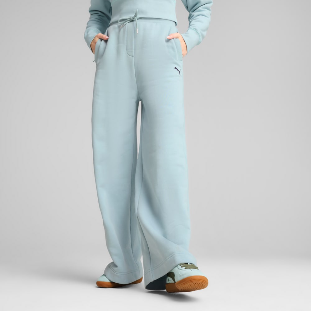 Изображение Puma Брюки PREMIUM ESS Relaxed Sweatpants Women #1: Modern Mint