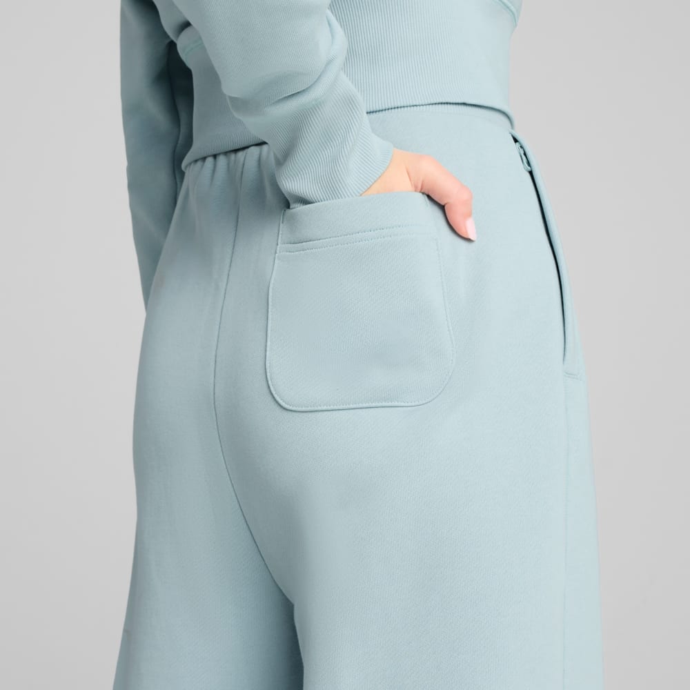 Изображение Puma Брюки PREMIUM ESS Relaxed Sweatpants Women #2: Modern Mint