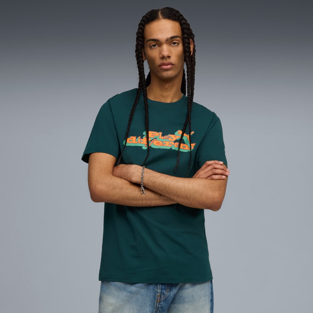 Imagen PUMA Polera estampada Play Different para hombre #1