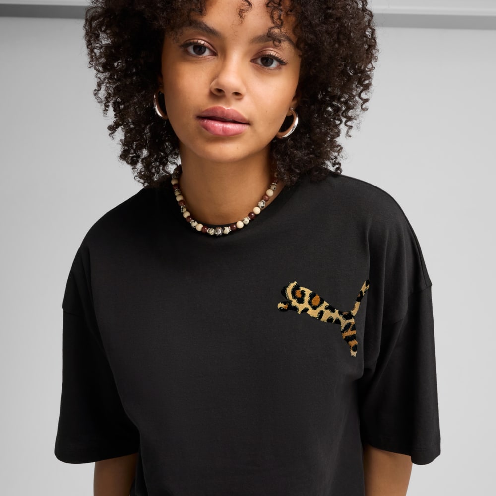 Зображення Puma Футболка LEO LUXE Oversized Short Tee Women #2: Puma Black