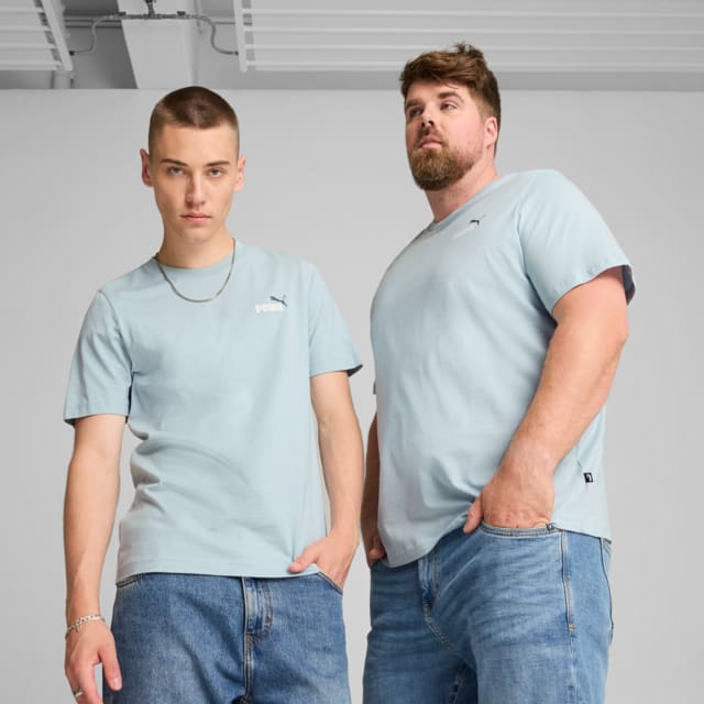 Imagen PUMA Polera Essentials+ con logotipo bicolor pequeño para hombre